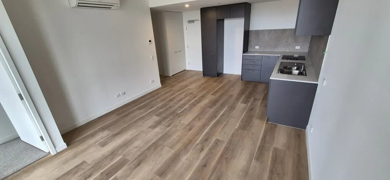 Apartments, Hampton East: Hybrid plank, view 5