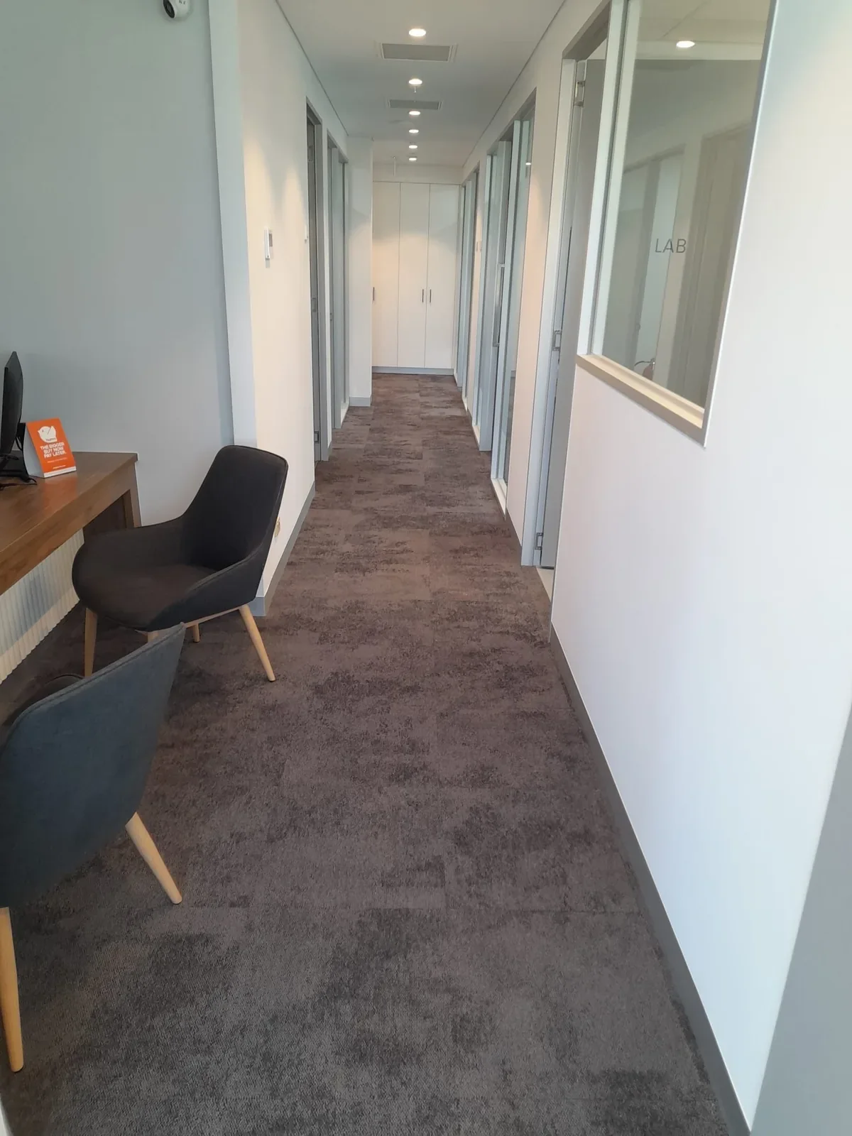 Australian Smile Clinic: Carpet tile, view 2