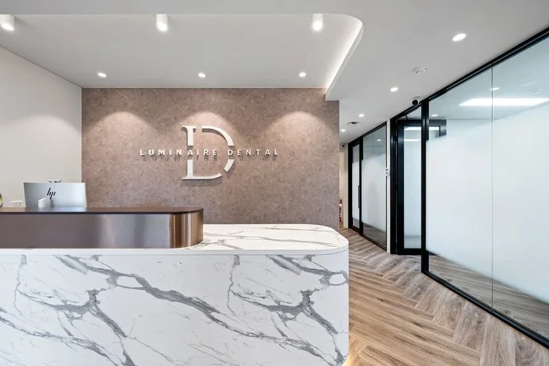Luminaire Dental: Luxury vinyl plank (LVP), view 7